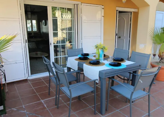 Aphrodite Villa *
